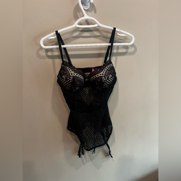 Women’s  lingerie - Picture 1 of 3